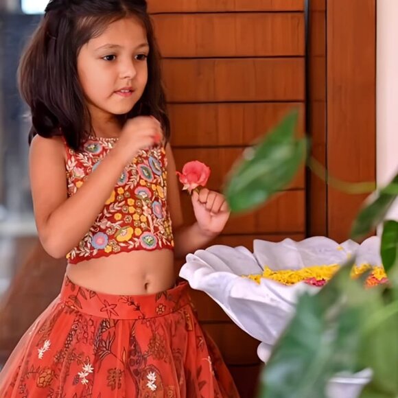 DESIGNER KEDIYA STYLE LEHENGA - Picture 2 of 4